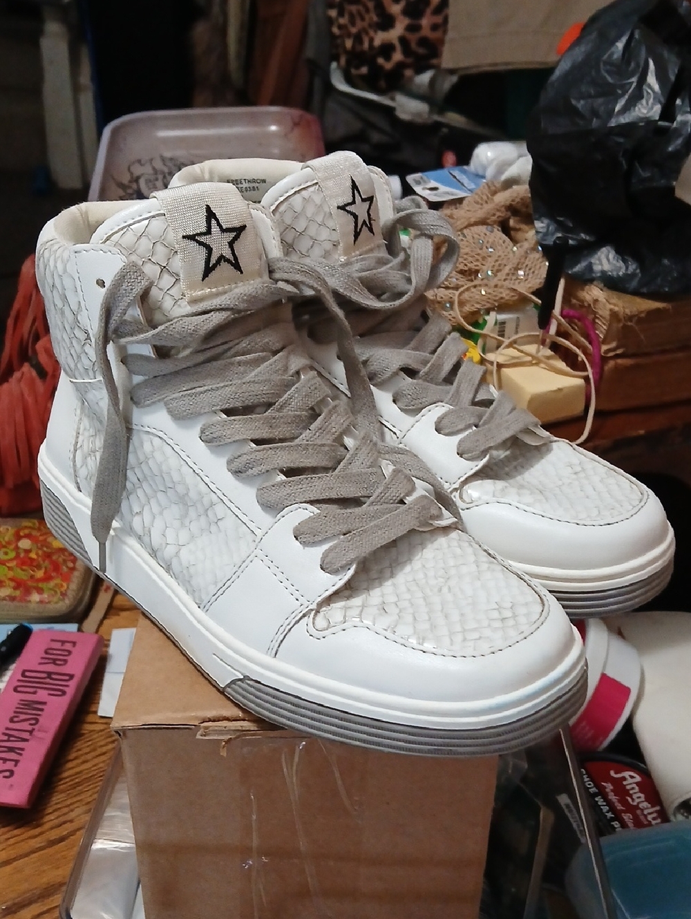 Steve Madden White High-Top Sneakers with Gray Laces and Star Accent,sz.7.5M